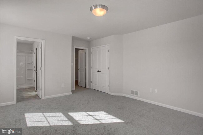 Building Photo - 601 Exeter Ln