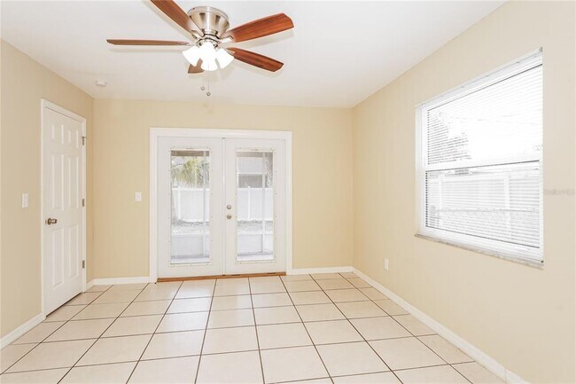 Building Photo - 208 Brittany Ave