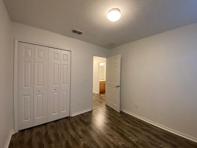 Building Photo - Beautiful 3 Bed/2.5 Bath Townhome in the Desirable City of Casselberry!!