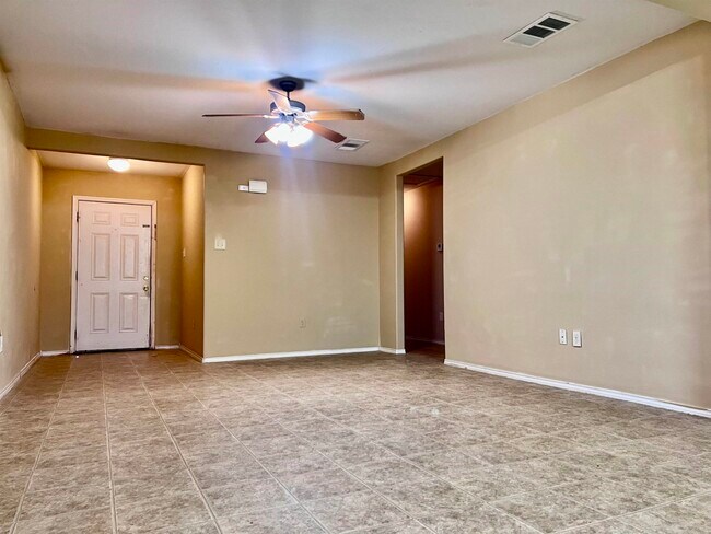 Building Photo - 14119 Fawn Dr