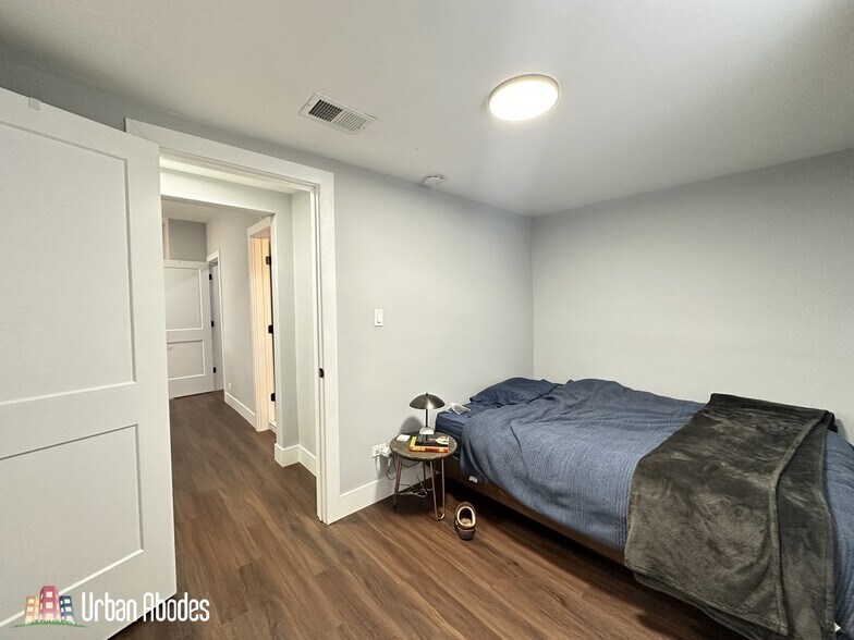 Building Photo - 1721 N Mozart St