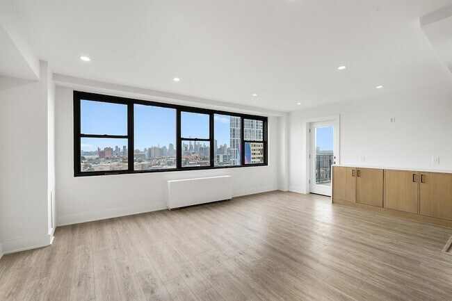 Building Photo - 201 St Pauls Ave