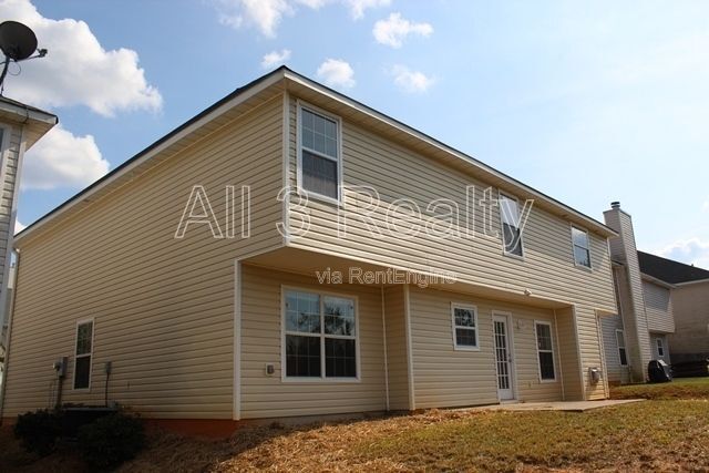 Building Photo - 231 Baywood Crossing