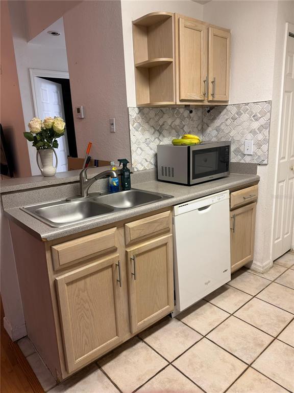 Building Photo - 7630 Pissarro Dr