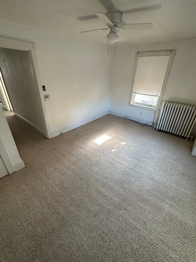 Building Photo - 2 E Elm St