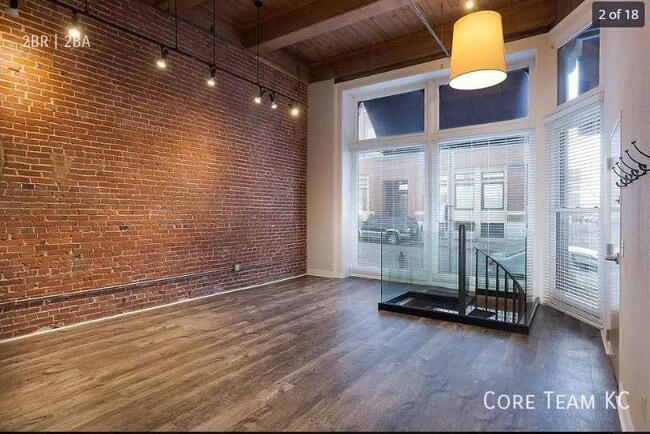 Building Photo - 609 Central-1102