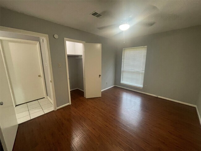 Building Photo - 9007 Bunny Run Dr
