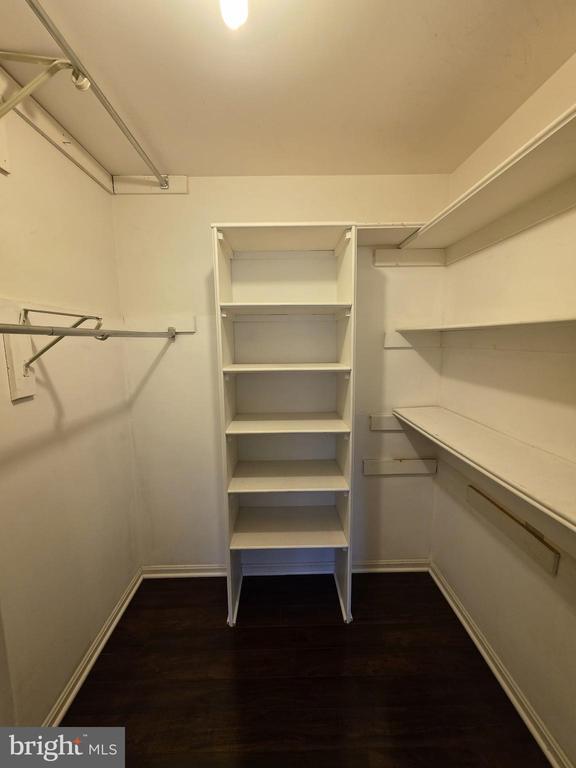 Building Photo - 9553 Battery Heights Blvd