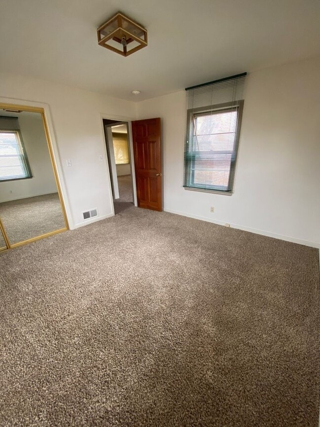 Building Photo - Beautiful Home in Old Southwest Reno w/Large Backyard