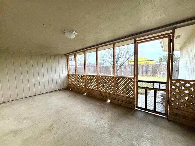 Building Photo - 2744 S Cypress Cir