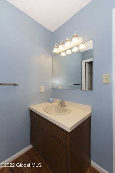 Building Photo - 12 Whispering Pines Rd