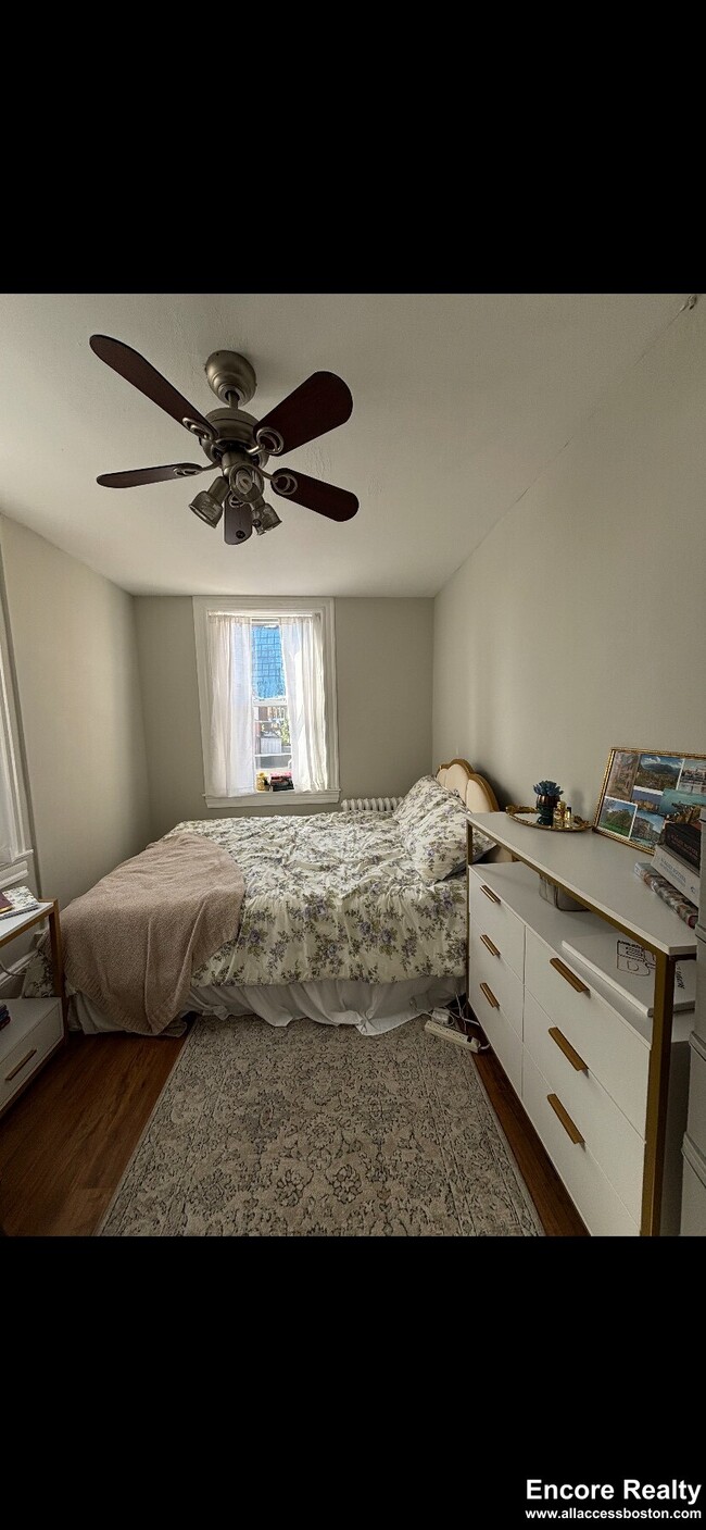 Building Photo - 224 Hanover St