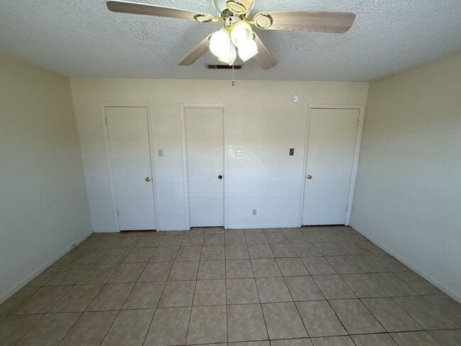 Building Photo - 1003 Eastside Dr