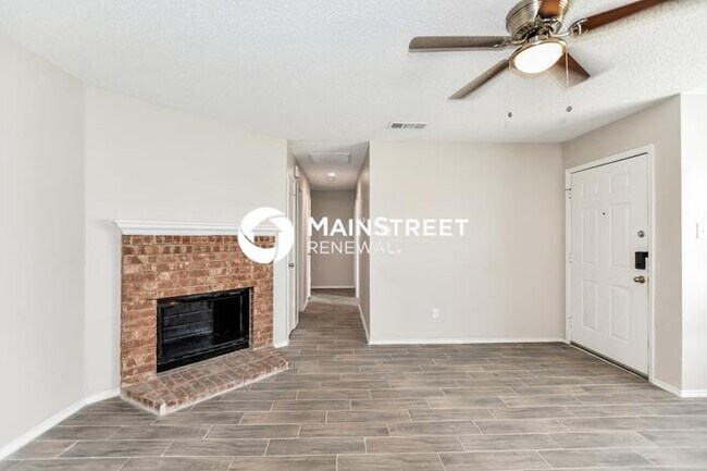Building Photo - 3 Bedroom Pet-Friendly Home in Balch Springs, TX with Main Street Renewal