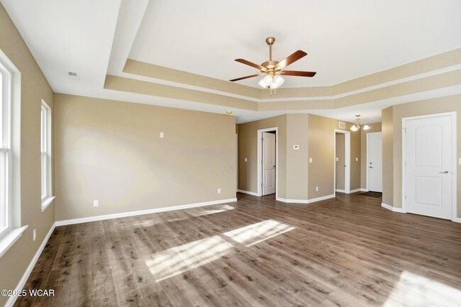 Building Photo - 2882 Lake Cir Dr