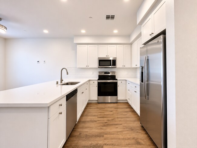 Building Photo - 33221 Opal Glass Dr