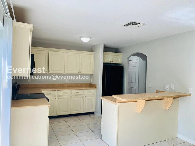 Building Photo - Spacious Home with Attached Garage and Central Air | Pet friendly | Available Soon!