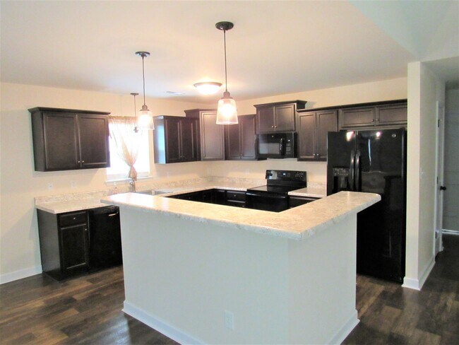 Building Photo - 136 Laredo Dr