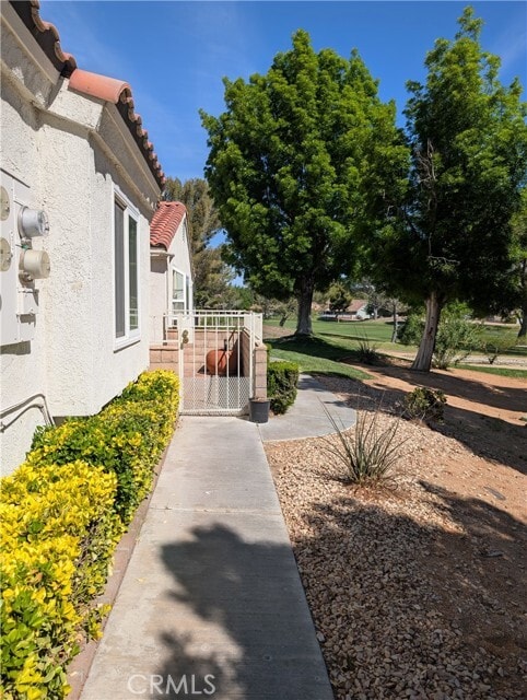 Building Photo - 14858 Clubhouse Dr