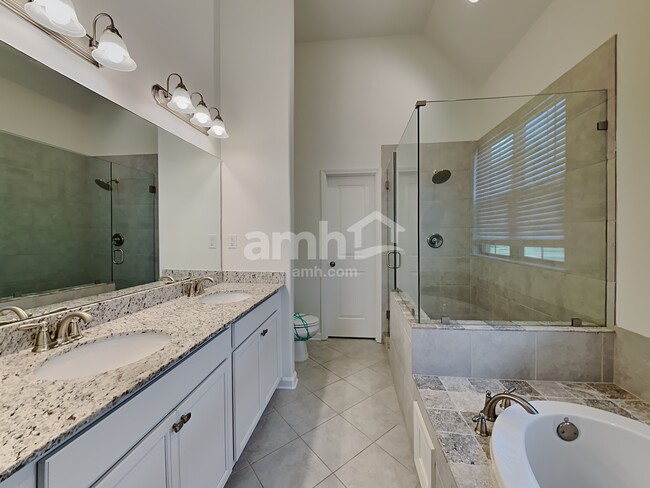 Building Photo - 5462 Stonecrest Dr