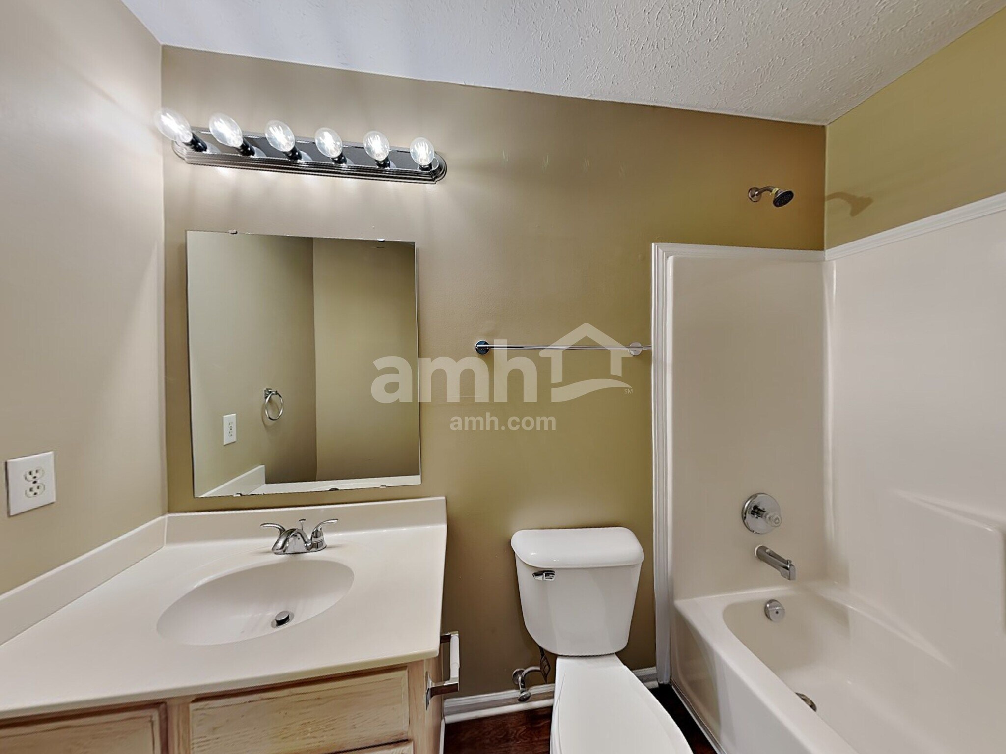 Building Photo - 14036 Wheeling Ct