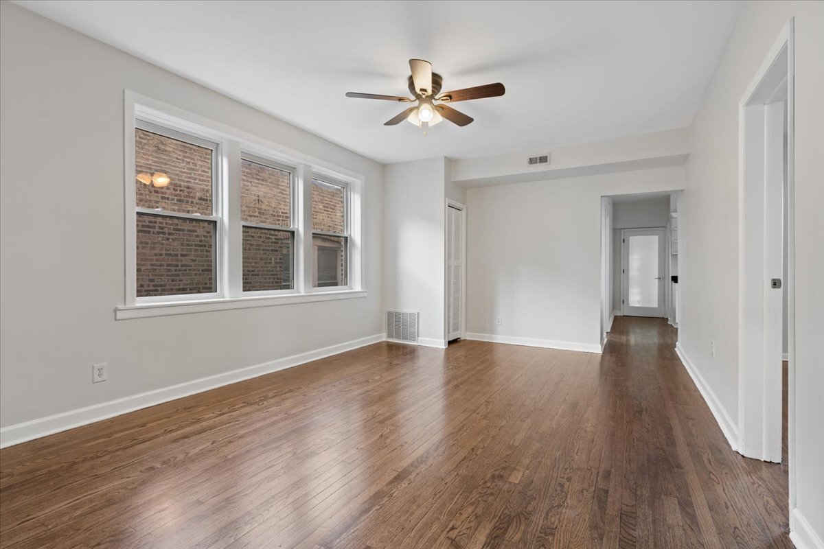 Building Photo - 2338 N Avers Ave