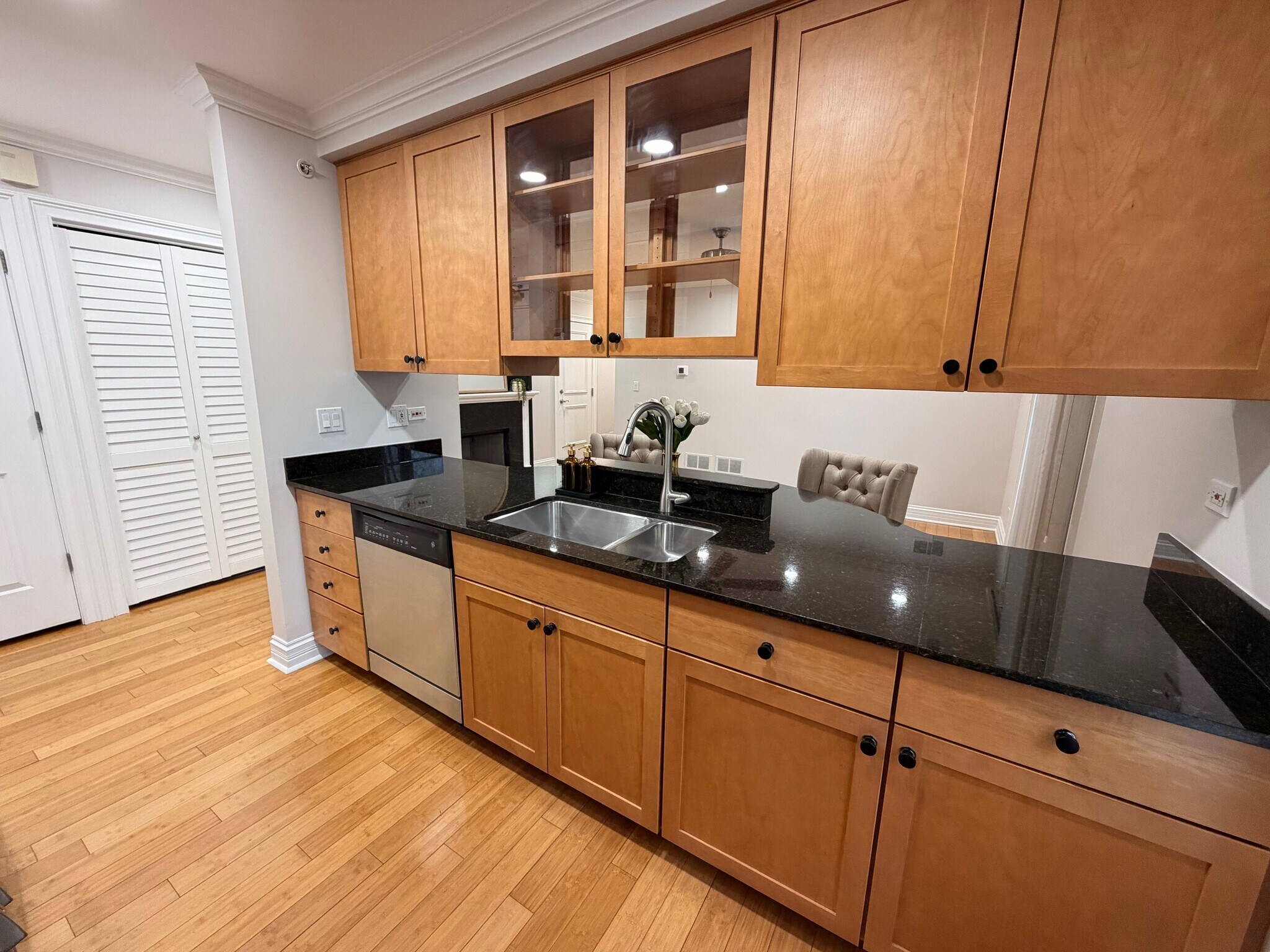 Building Photo - 122 S Evergreen Ave