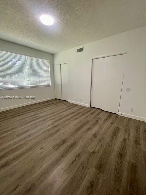 Building Photo - 7872 Sanibel Dr