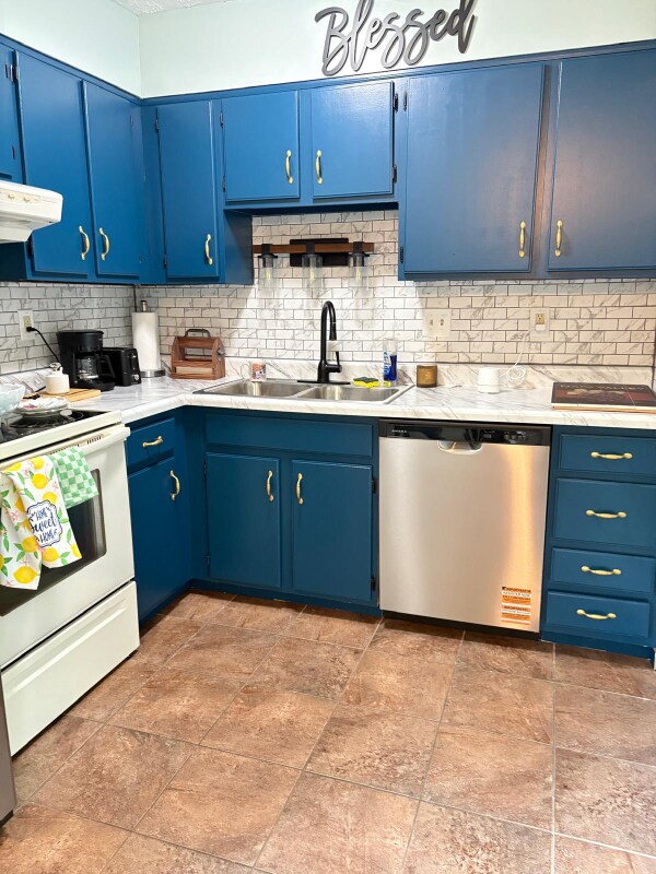 Building Photo - 408 Halia Crest