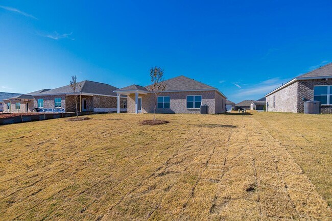 Building Photo - 103 Betty Garrett Dr