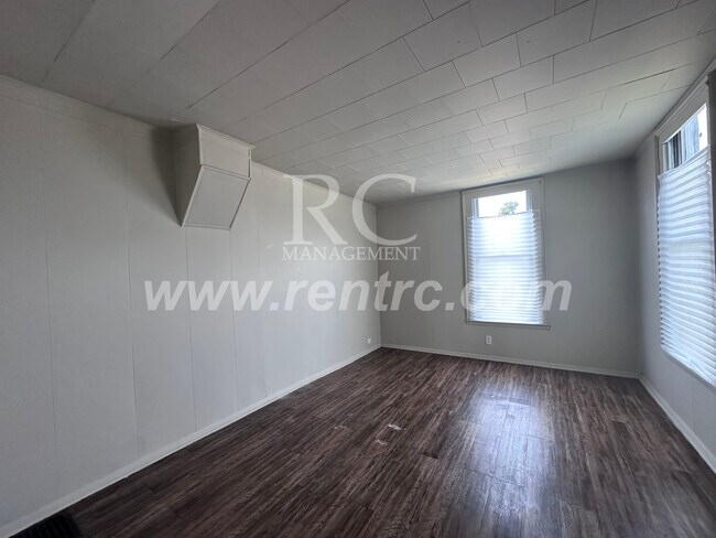Building Photo - 511 Jackson-