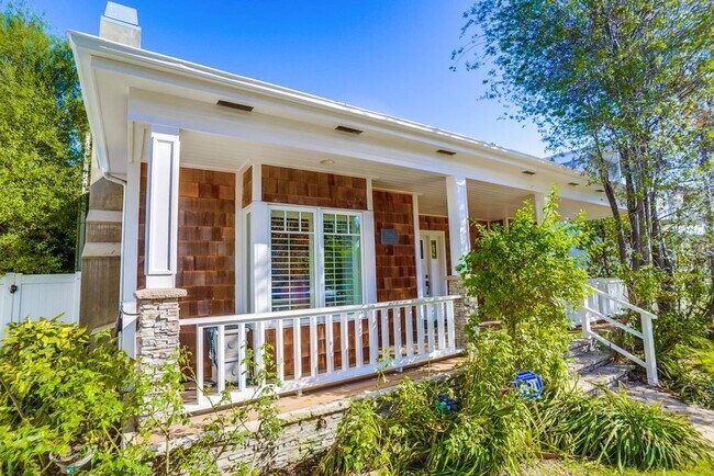 Building Photo - Beautiful 4 Bed/4 Bath Family Home w/pool - Upcoming and available in April!