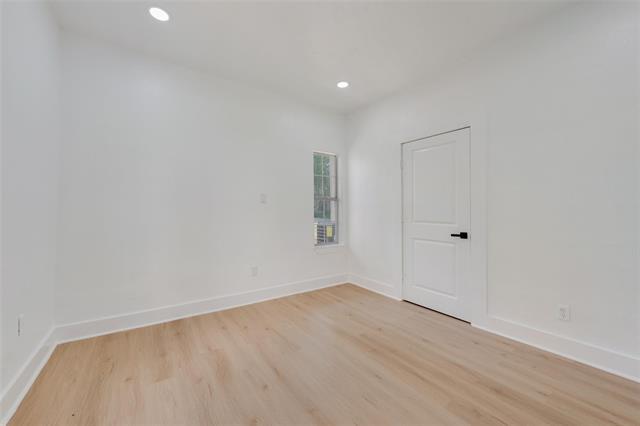 Building Photo - 506 N Lancaster Ave
