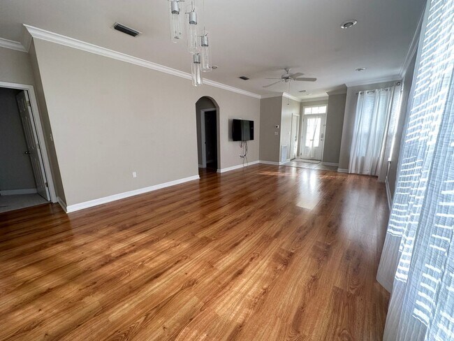 Building Photo - Beautiful 3 Bedroom Home in Destin. Beachside of Hwy 98!