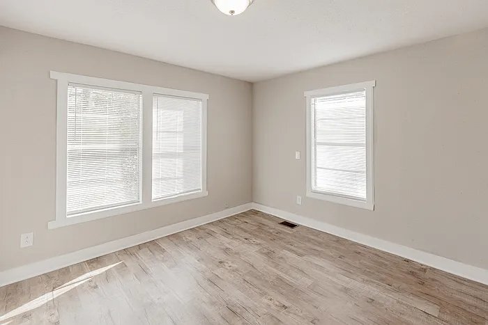 Building Photo - 712 2nd Way