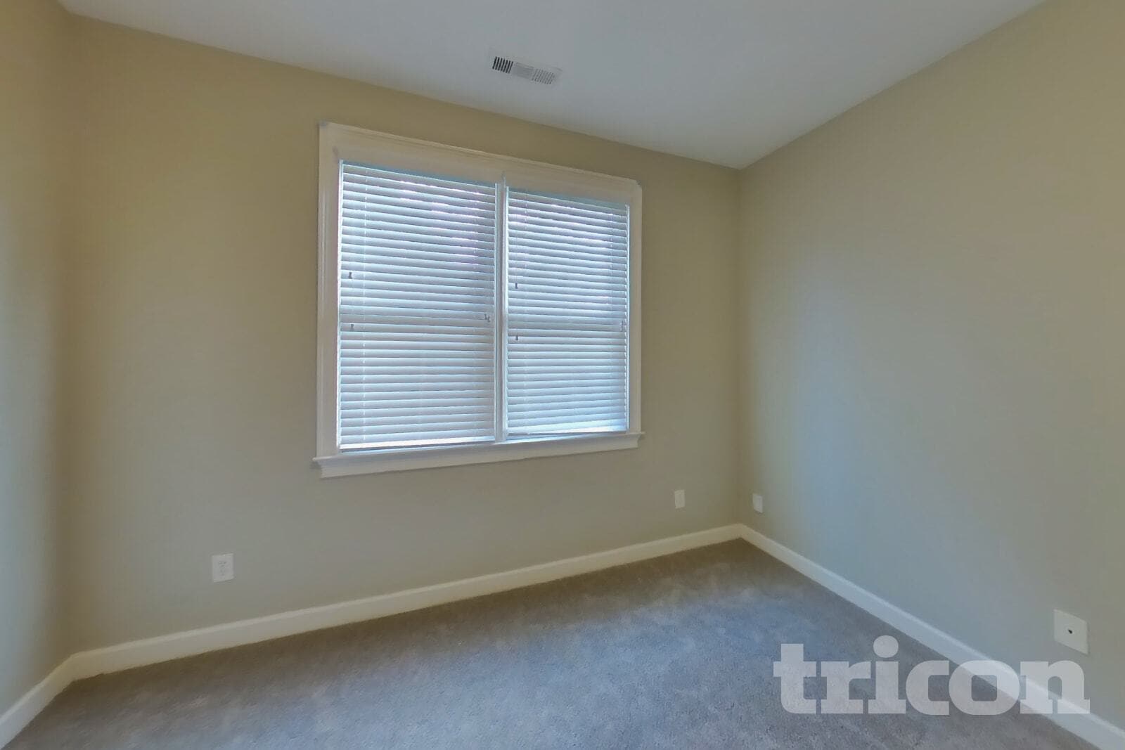 Building Photo - 129 Green Branch Dr