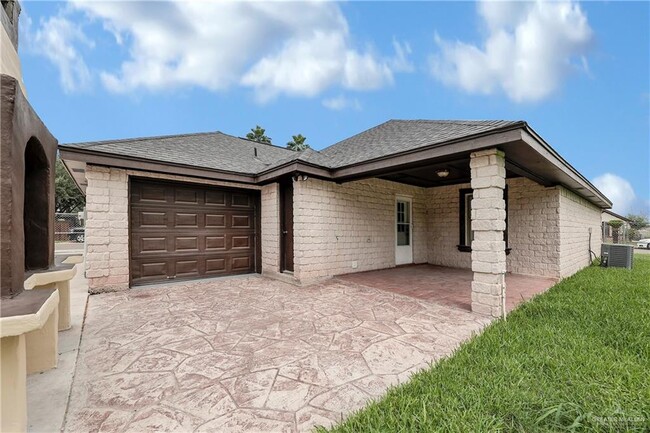 Building Photo - 7725 Wagon Trail Dr