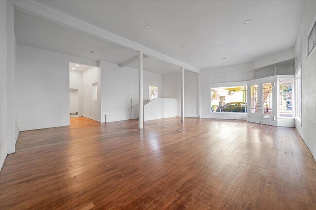 Building Photo - Chenery Street Property