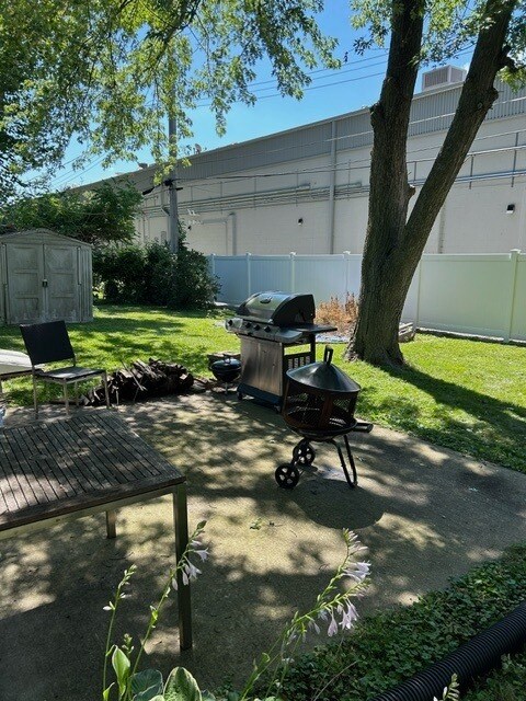 Building Photo - 411 Douglass Ct