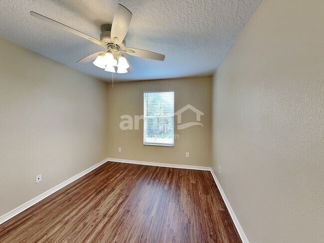 Building Photo - 13133 Lexington Summit Street