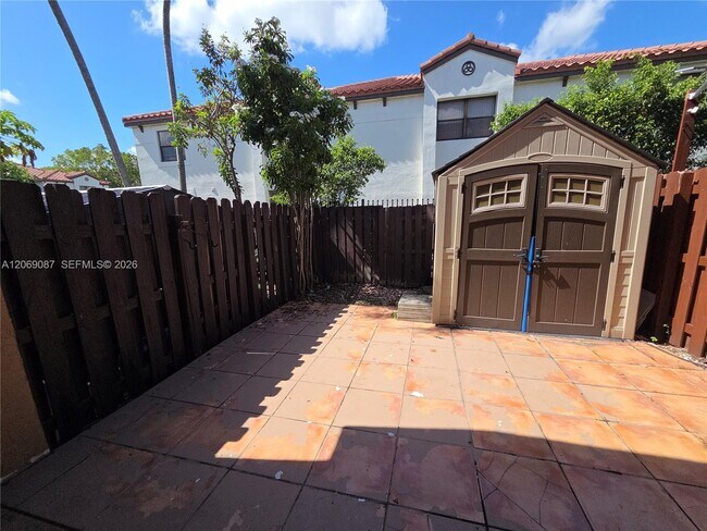 Building Photo - 12025 S Las Palmas Dr