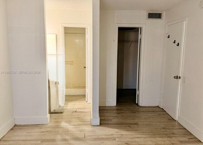 Building Photo - 4535 Treehouse Ln