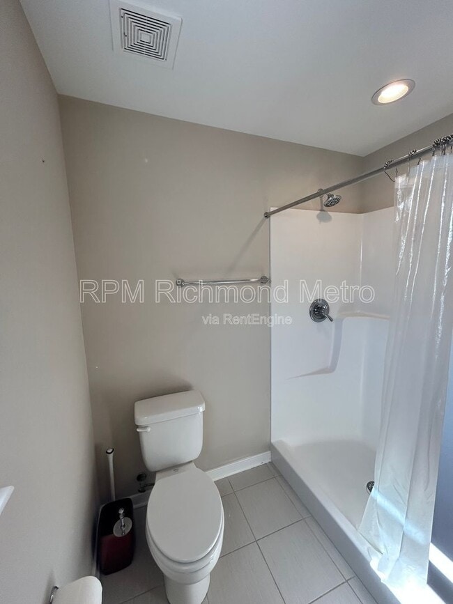 Building Photo - 2157 Kennington Pkwy N