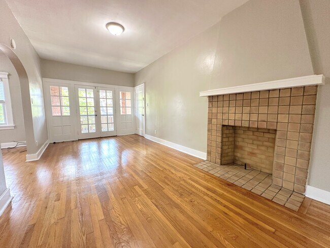 Building Photo - 1326 Arkansas Ave