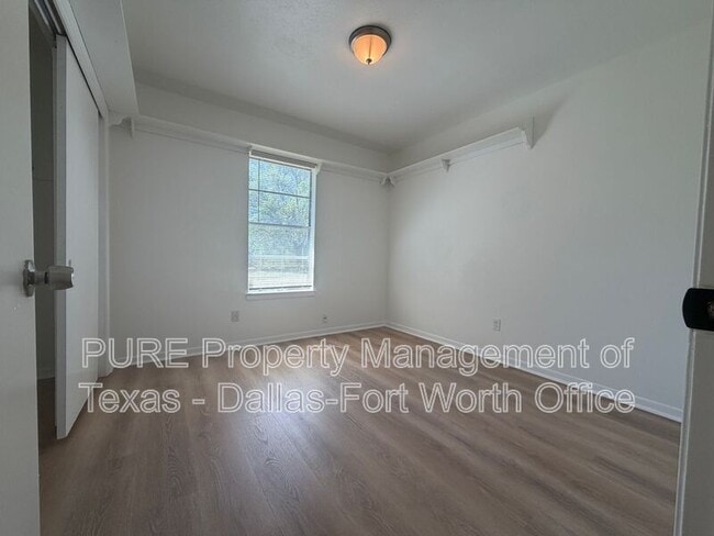 Building Photo - 6222 W Poly Webb Rd