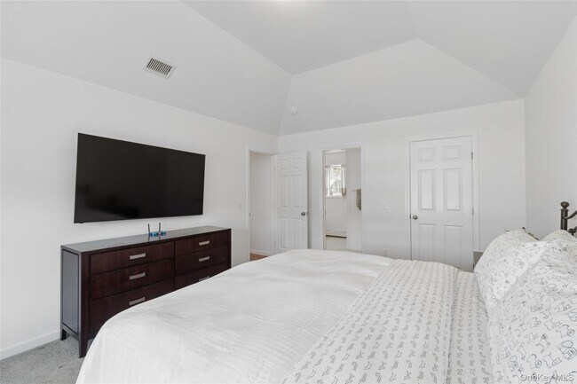 Building Photo - 16 Mastro Ct