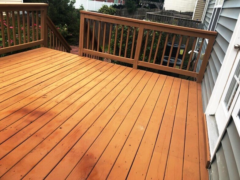 backyard deck with walkdown BBQ area - 120 Thistle Top Trl