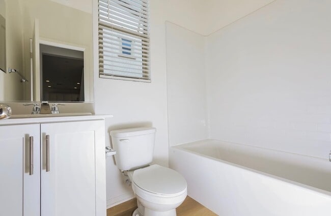 Building Photo - 4076 Sea Meadow Way