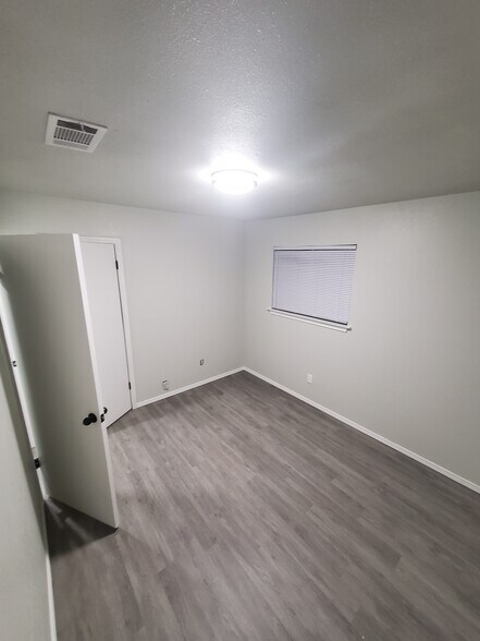 Bedroom - 16301 Malden Dr
