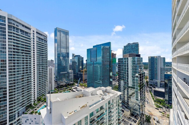 Building Photo - 1200 Brickell Bay Dr